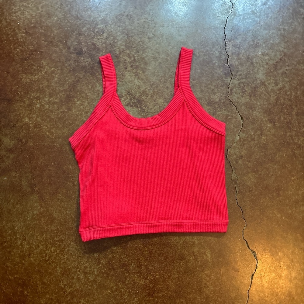 Red ribbed Women's Freshwear cropped tank size xs/s. Never worn.​